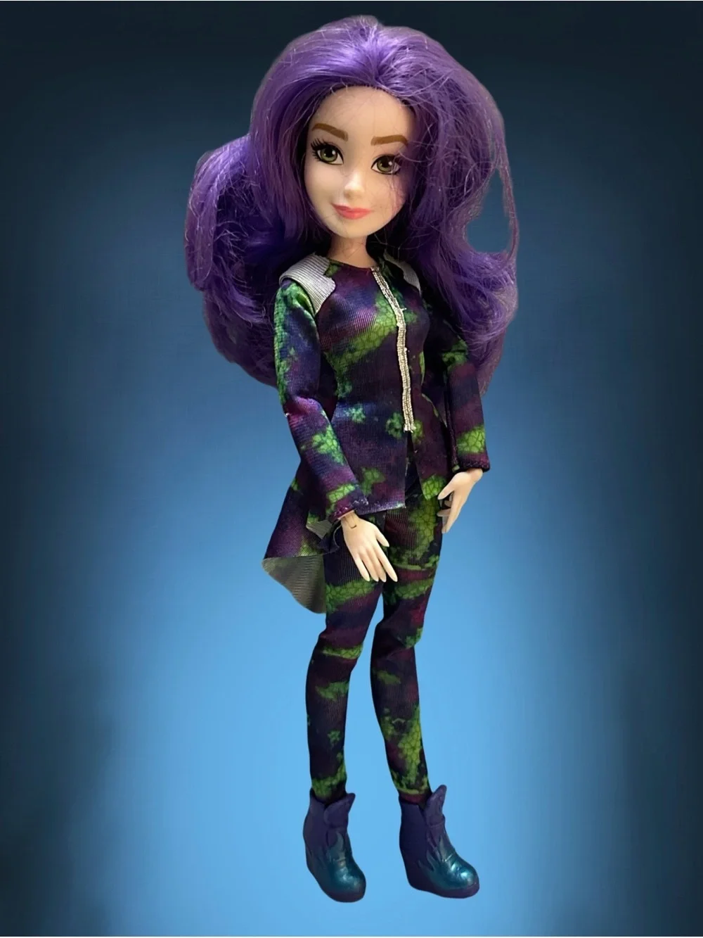 Disney Descendants Mal Purple & Green Fashion Doll with Patterned Outfit